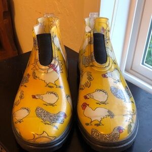 Sloggers shines yellow chicken outdoors boots size 10